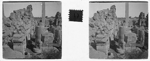 51 - Temple d'Amon. Cour de Thoutmasis I obélisque droit de la reine Hatshepsouet