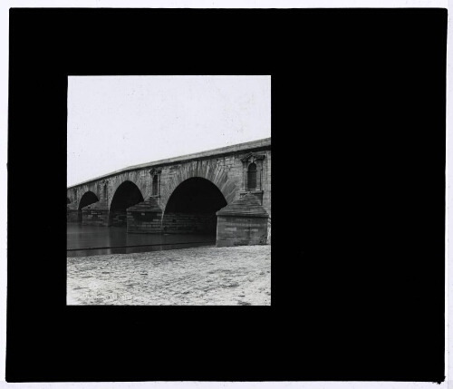 Paris : Le Pont Marie, en amont (2081)
