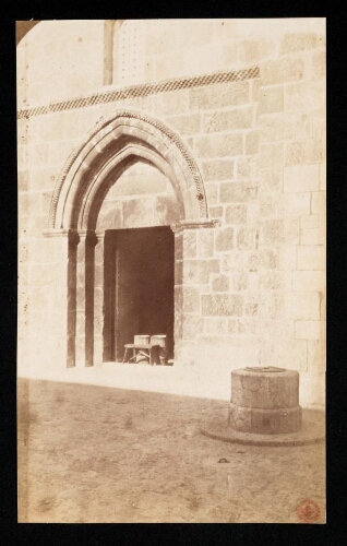 N°144. JERUSALEM Sainte Anne. Citerne et porte de l’église