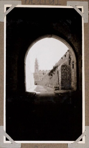 Jérusalem : La Dormition. Vue prise sous la voûte du patriarcat Arménien
