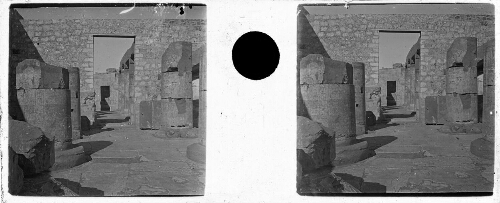 51 - Abydos. Dépendances - Cour de la chapelle d'Osiris derrière les chapelles