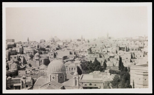 Vue générale des toits de Jérusalem en direction du Saint-Sépulcre