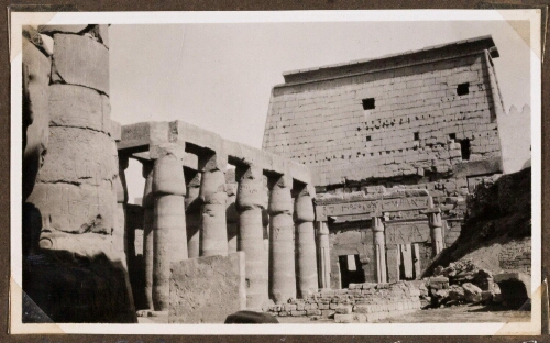 Cour de Ramsès II et chapelle de Thoutmès III (temple de Louqsor)