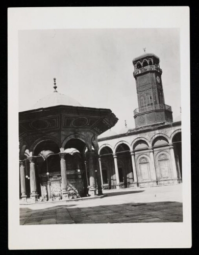 [Le Caire : mosquée de Mohammed Ali, fontaine des ablutions]