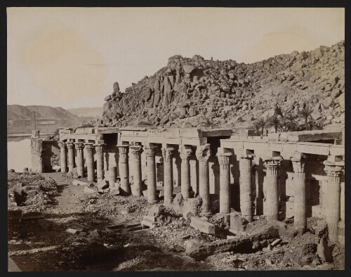 28. Philé [sic] - Les colonnades du temple d'Isis
