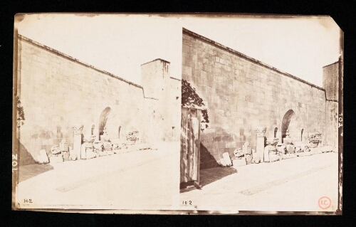 N°55. JERUSALEM Fragments d’architecture trouvés à Sainte Anne