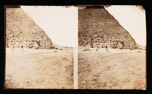 N°2. ÉGYPTE Angle de la grande Pyramide