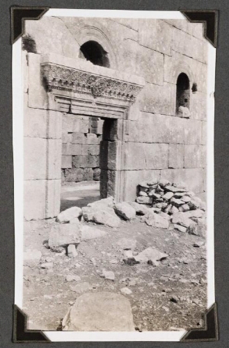 Deir Semân : Eglise du monastère. Porte latérale