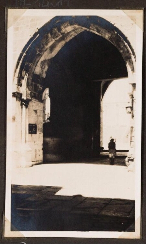 Jérusalem : Une des entrées du Haram. Porte de la Chaîne