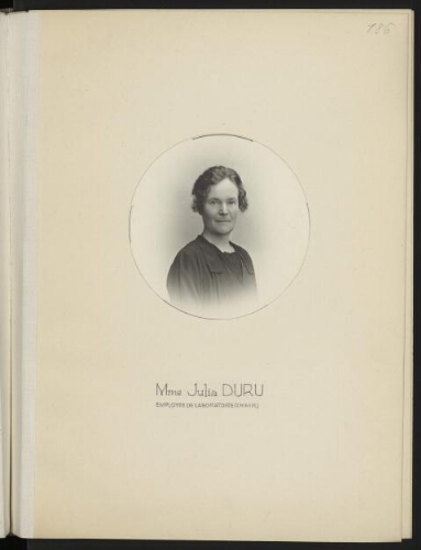 Mme Julia Duru, employée de laboratoire (chimie)