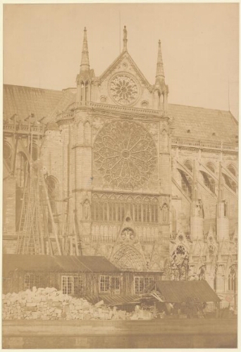 [Transept sud de la cathédrale Notre-Dame de Paris pendant les restaurations de Viollet-le-Duc et Lassus]