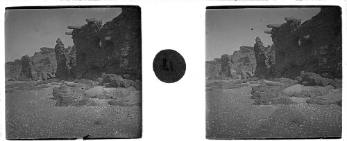 18 - 6 février : Côte d'Ascalon. Ruines de fortifications, colonnes remployées