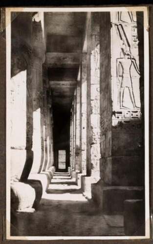 Medinet Habou : Temple de Ramsès III, 2e cour. Colonnade ouest, direction Nord-Est
