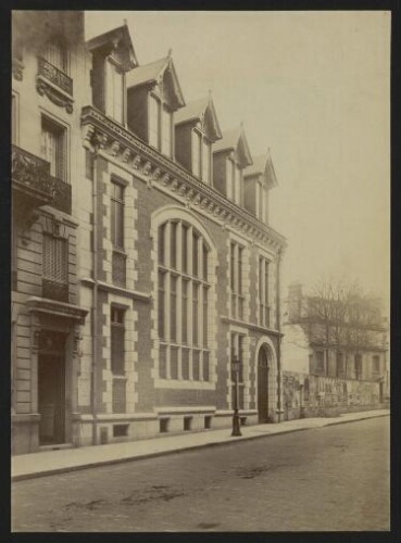 Institut catholique de Paris : premier bâtiment rue d'Assas