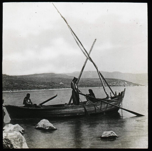 Terre Sainte. Barque de pêche sur le lac de Tibériade