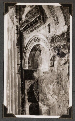 Baalbek : Intérieur du temple de Bacchus.