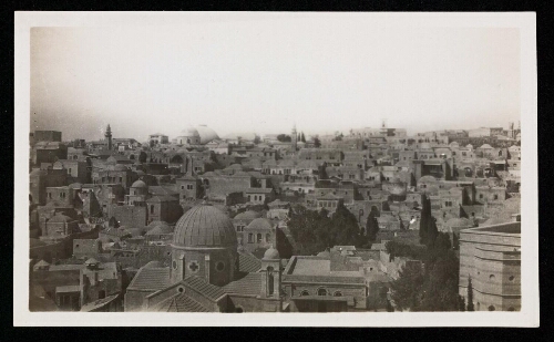 Vue générale des toits de Jérusalem en direction du Saint-Sépulcre