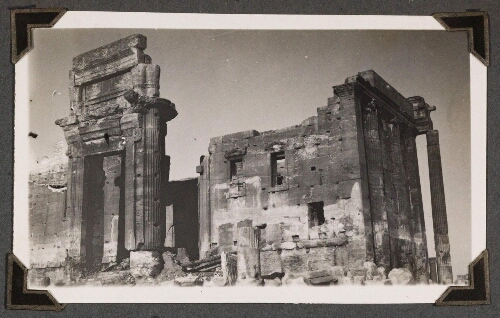 Palmyre : L'édifice du temple de Bêl. Portail monumental de l'Ouest