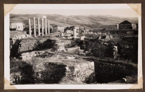 Byblos : Le rempart et la colonnade