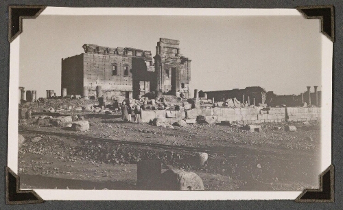 Palmyre : Au fond de l'esplanade, l'édifice du temple de Bêl