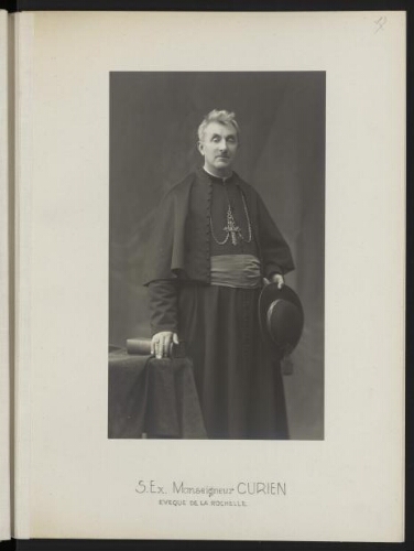 S. Ex. Monseigneur Curien, évêque de La Rochelle