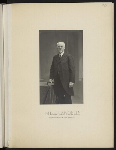 M. Léon Landelle, appariteur (cours publics)