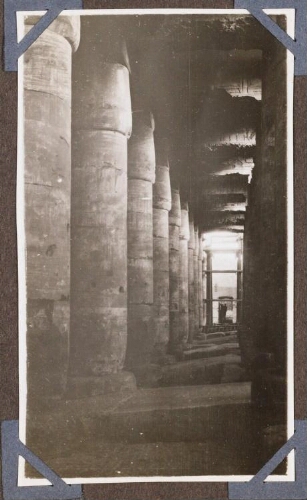 Abydos : Deuxième salle hypostyle, direction Est