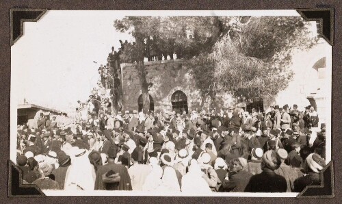 Bethléem : Procession des Grecs 6 janvier 1932, arrivée sur le parvis
