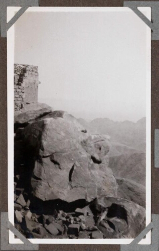 Au sommet du Djebel Mouça : chapelle de Moïse et échappée sur les montagnes à l'Est