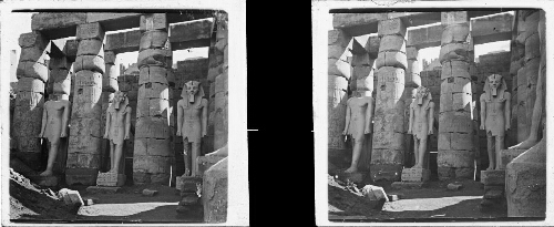 7 - Temple de Louqsor. Cour de Ramsès II, côté oriental