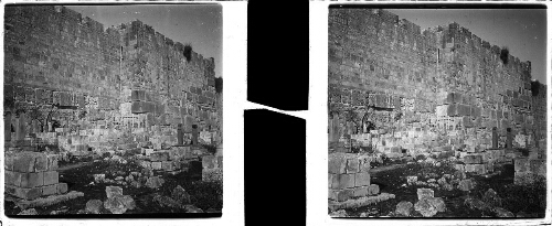 16 - Vallée du Cédron. La muraille, une tour avec pierres remployées