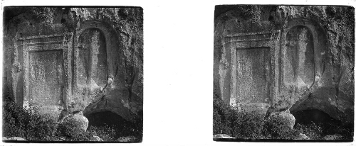 [59 - Liban. Stèles de Ramsès II et d'Asarbaddon dans la vallée du Nahr El Kelb]