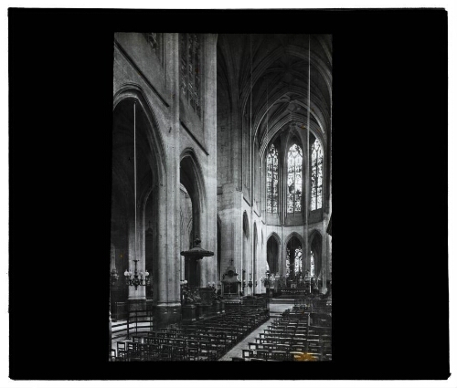Paris - Eglise Saint-Gervais, la nef. (359)