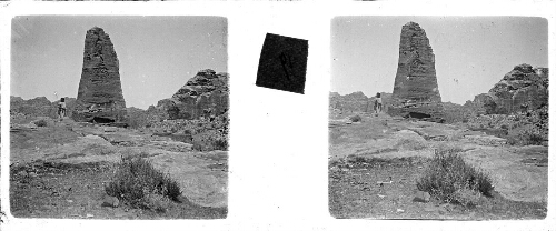 19 - 19-21 mai : Pétra. Le grand haut lieu (Zib Atouf), stèles - A droite château des Francs