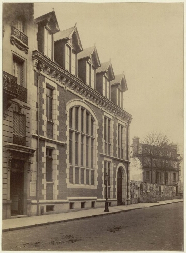 Institut catholique de Paris : premier bâtiment rue d'Assas
