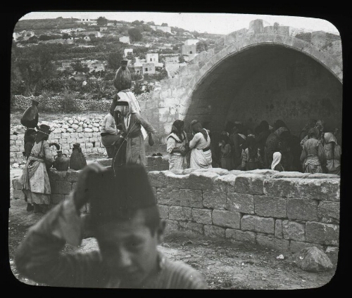 [Galilée]. Nazareth. A la fontaine de la Vierge
