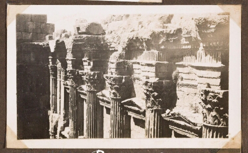 Baalbek : Temple de Bacchus. Vue plongeante