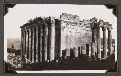 Baalbek : le temple de Bacchus vu du Sud-Ouest